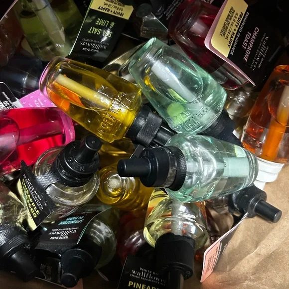 Bath & Body Works Fragrance Refill Collection - Assorted Colors / Fragrances - Picture 3 of 4